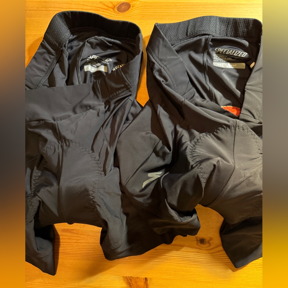 SOLD OUT (1 of 2) Specialized Chamois’s ~3in inseam